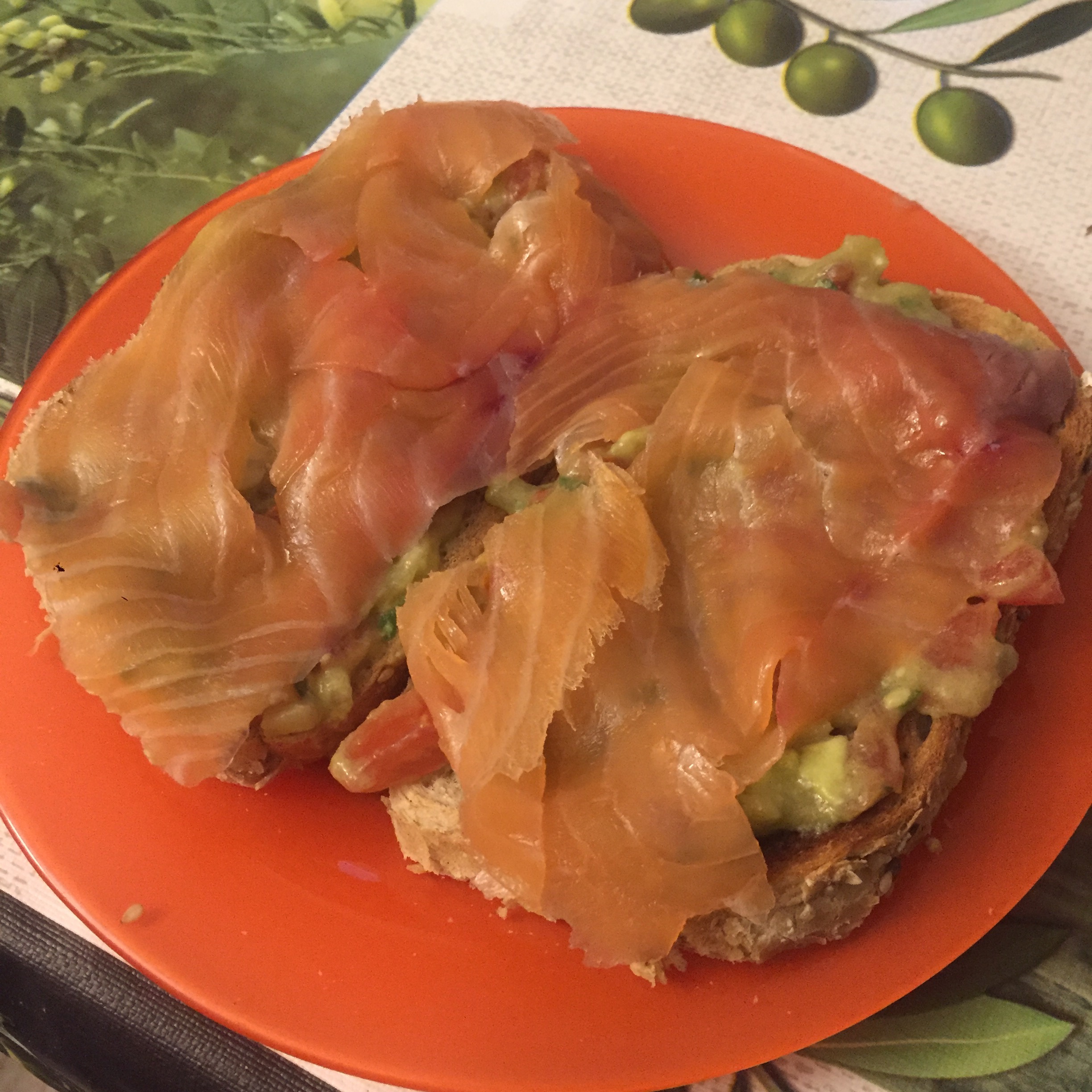 Torrada amb Guacamole i salmó fumat