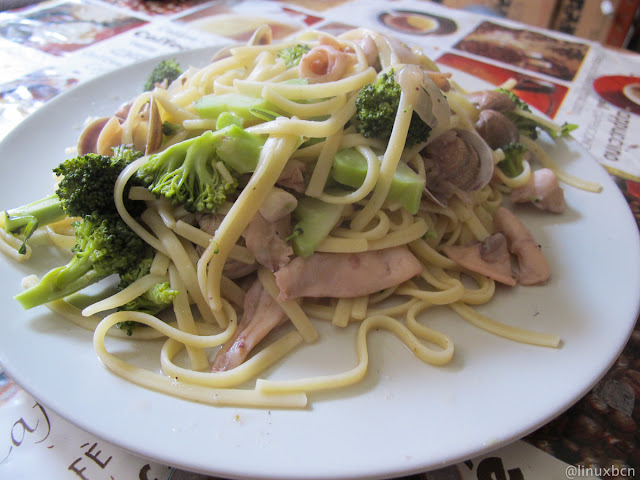 Espagueti amb broquil calamars i rossellones